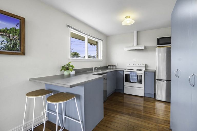 Photo of property in 82 Farquhars Road, Redwood, Christchurch, 8051