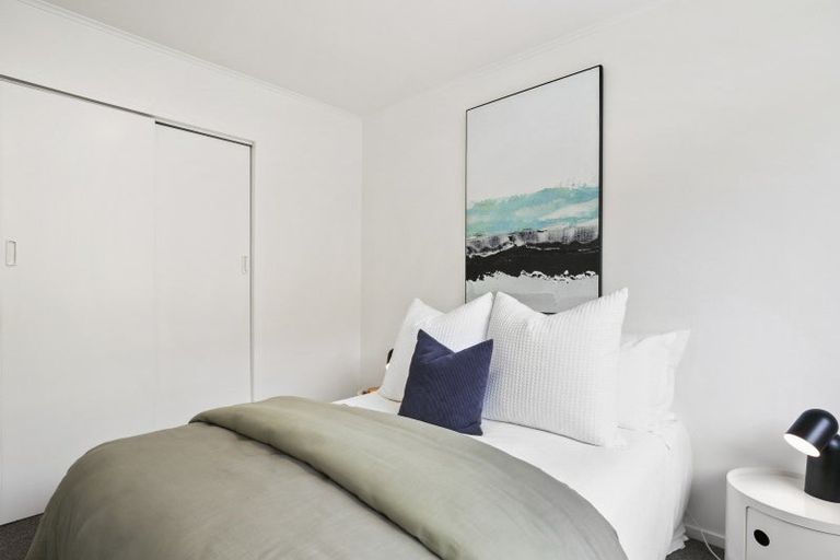 Photo of property in 176 Queens Drive, Lyall Bay, Wellington, 6022