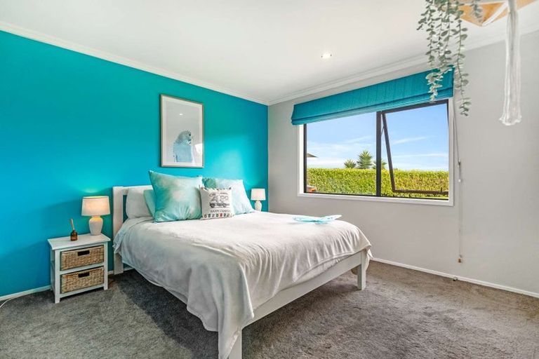 Photo of property in 19 Kendallvale Drive, Waiuku, 2123