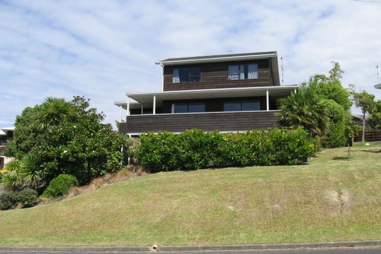 Photo of property in 1/3 Willis Street, Torbay, Auckland, 0630
