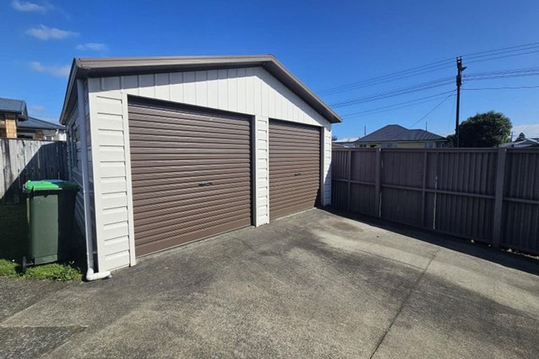 Photo of property in 2 Saxton Road, Upper Vogeltown, New Plymouth, 4310