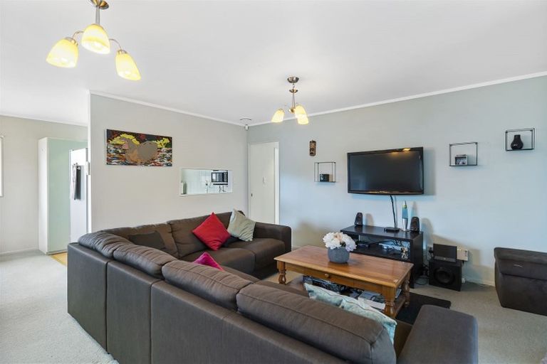 Photo of property in 41 Loughanure Place, Massey, Auckland, 0614