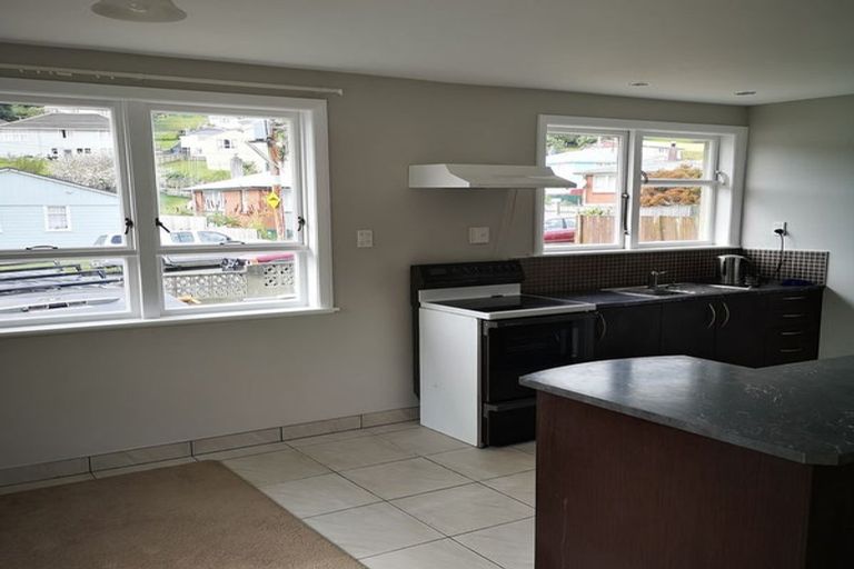 Photo of property in 187 Sievers Grove, Cannons Creek, Porirua, 5024