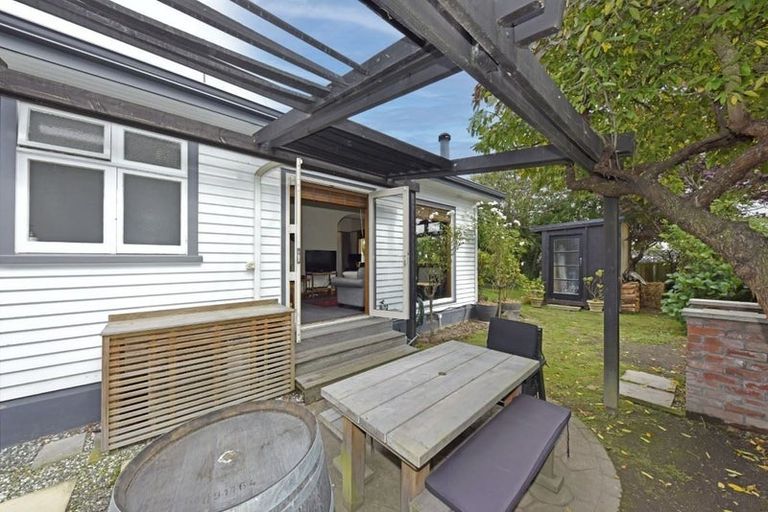Photo of property in 42 Nortons Road, Avonhead, Christchurch, 8042