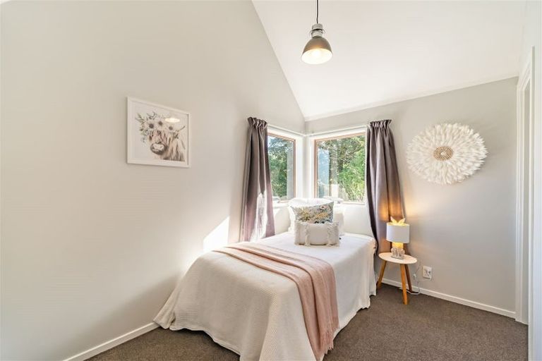 Photo of property in 7a Eastview Grove, Normandale, Lower Hutt, 5010