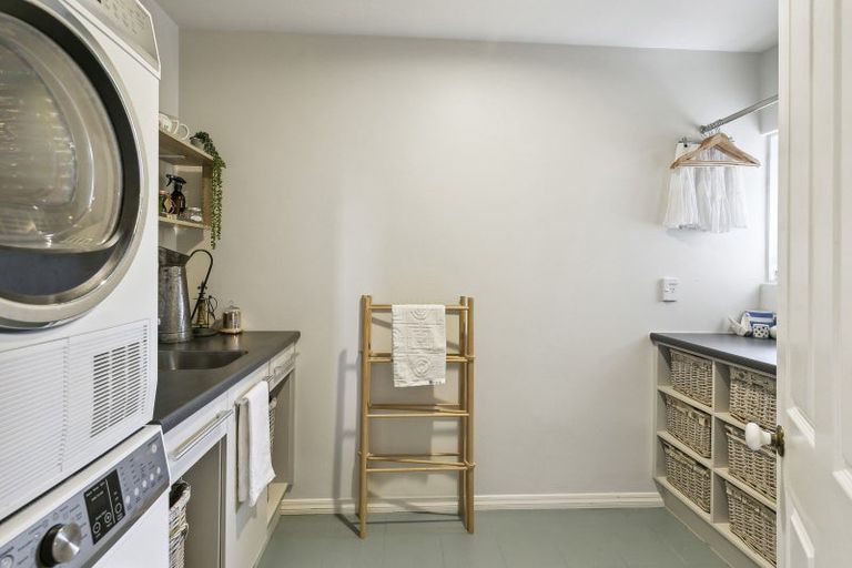 Photo of property in 125 Westchester Drive, Churton Park, Wellington, 6037