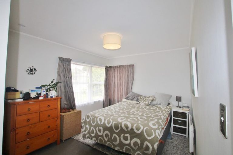 Photo of property in 24 Paragon Avenue, Beach Haven, Auckland, 0626
