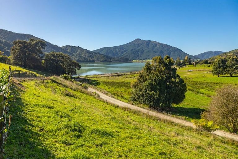 Photo of property in 888 Queen Charlotte Drive, Linkwater, 7281