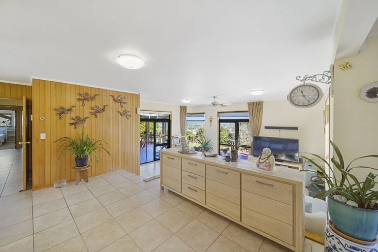 Photo of property in 307 Kaipara Road, Papakura, 2582