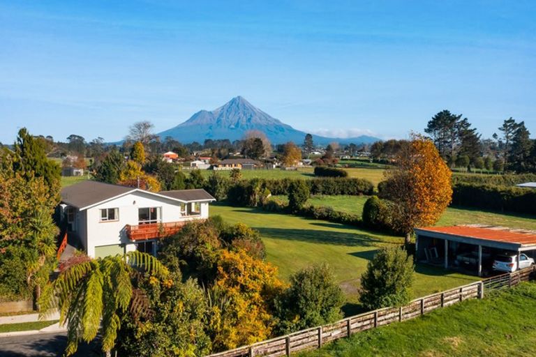 Photo of property in 9 Montjoy Street, Stratford, 4332