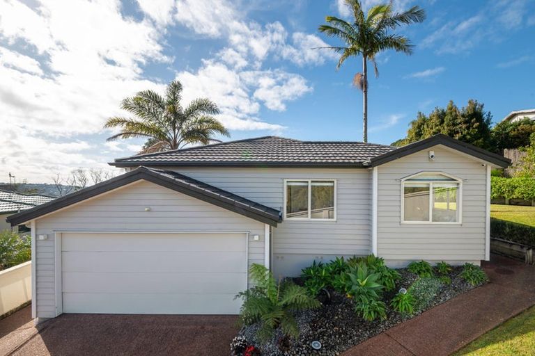 Photo of property in 7 Bushglen Court, Browns Bay, Auckland, 0630