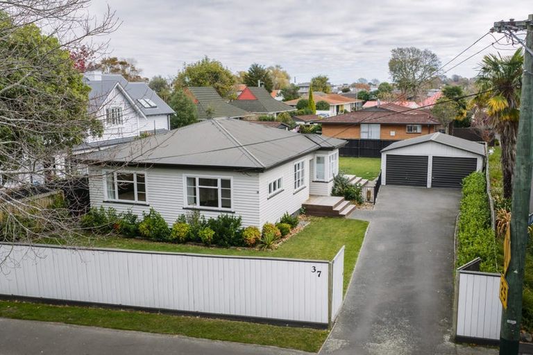 Photo of property in 37 Hawford Road, Opawa, Christchurch, 8023
