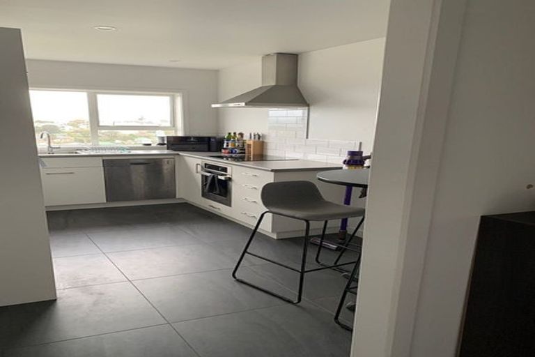 Photo of property in 25 Sugarloaf Road, Brooklyn, Wellington, 6021