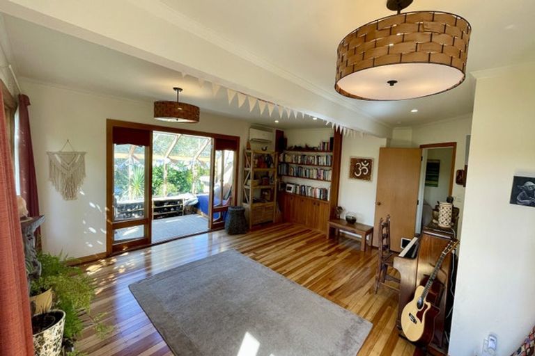 Photo of property in 73 Glen Road, Raumati South, Paraparaumu, 5032