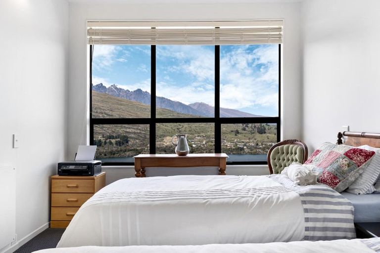 Photo of property in 127 Goldfield Heights, Queenstown, 9300