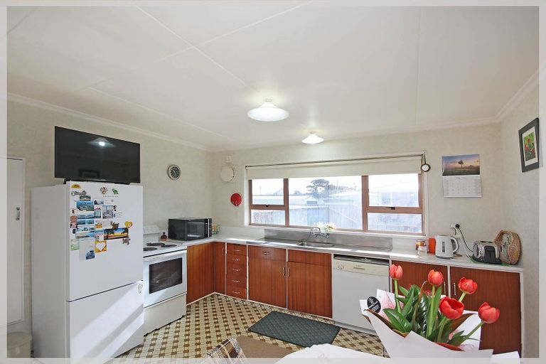 Photo of property in 37 Futter Street, Foxton, 4814