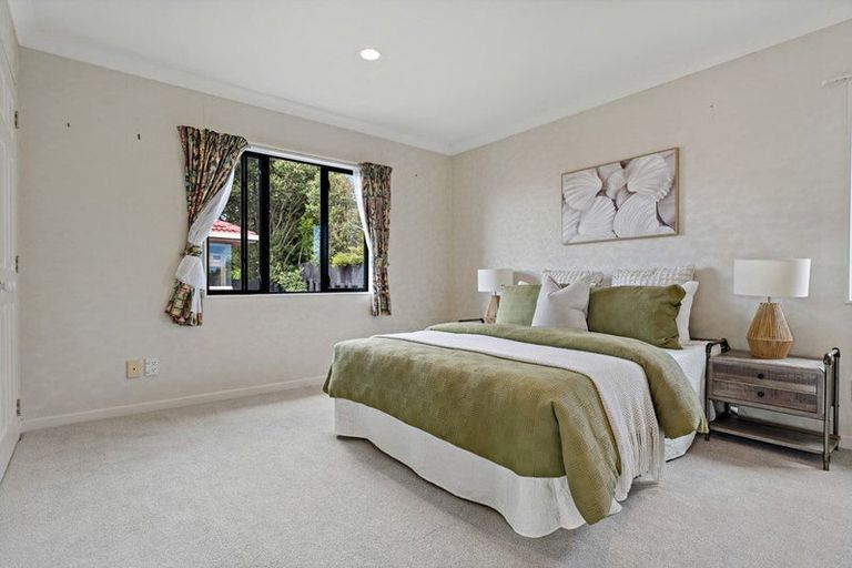 Photo of property in 15 Tumbridge Place, Somerville, Auckland, 2014