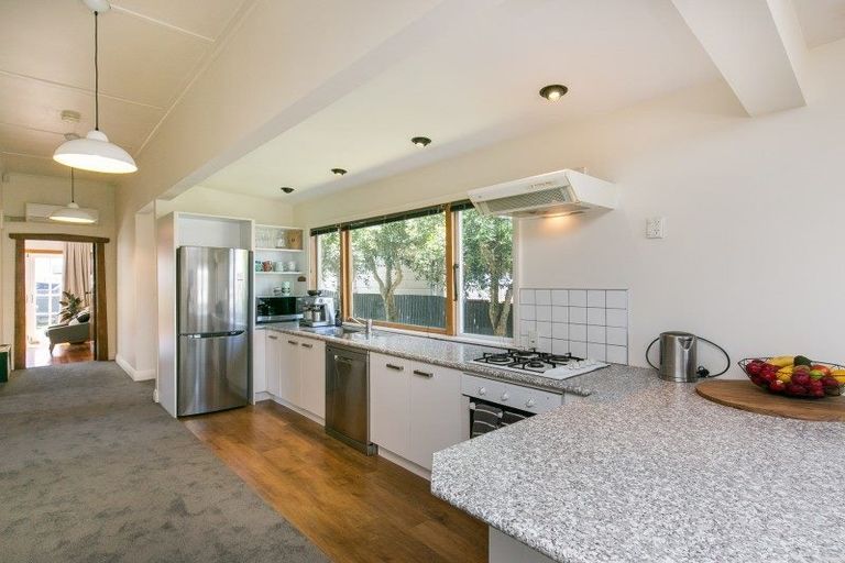 Photo of property in 13 Toru Street, Lyall Bay, Wellington, 6022