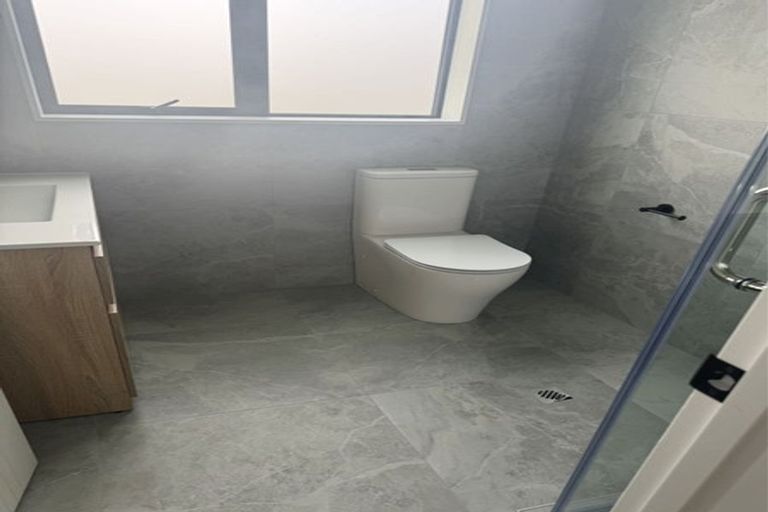 Photo of property in 1c Zion Road, Birkenhead, Auckland, 0626