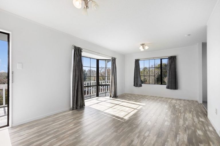 Photo of property in 14 Imperial Place, Henderson, Auckland, 0612