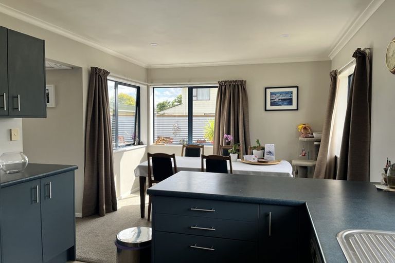 Photo of property in 32 Somerset Crescent, Highbury, Palmerston North, 4412