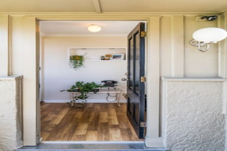 Photo of property in 24 Gardner Avenue, New Lynn, Auckland, 0600