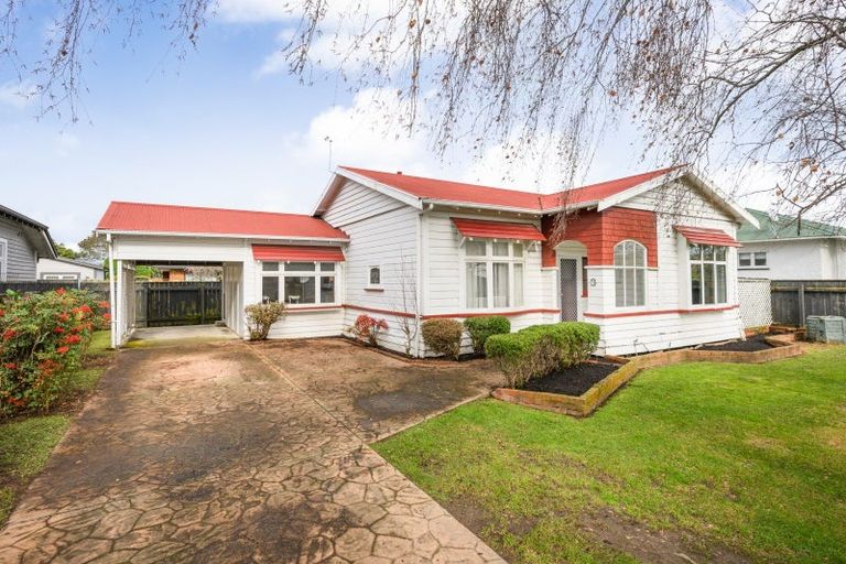 Photo of property in 70 Chelwood Street, Takaro, Palmerston North, 4412