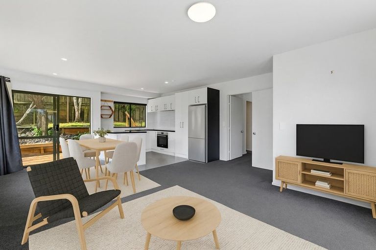 Photo of property in 121b Sunnyside Road, Sunnyvale, Auckland, 0612