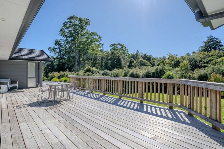 Photo of property in 11 Mandeno Drive, Kerikeri, 0230