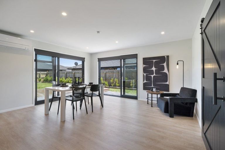 Photo of property in 17 Echo Street, 4702