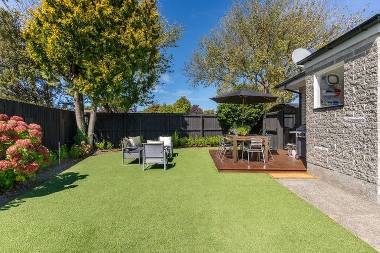 Photo of property in 4 Wadeley Road, Ilam, Christchurch, 8041