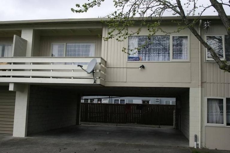 Photo of property in 9/5 Keeling Road, Henderson, Auckland, 0612