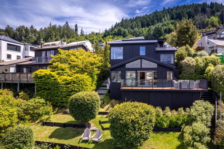 Photo of property in 11 Sunrise Lane, Queenstown, 9300