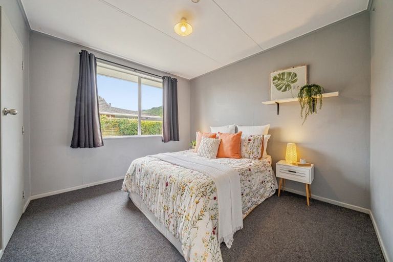 Photo of property in 77 Pasadena Crescent, Totara Park, Upper Hutt, 5018