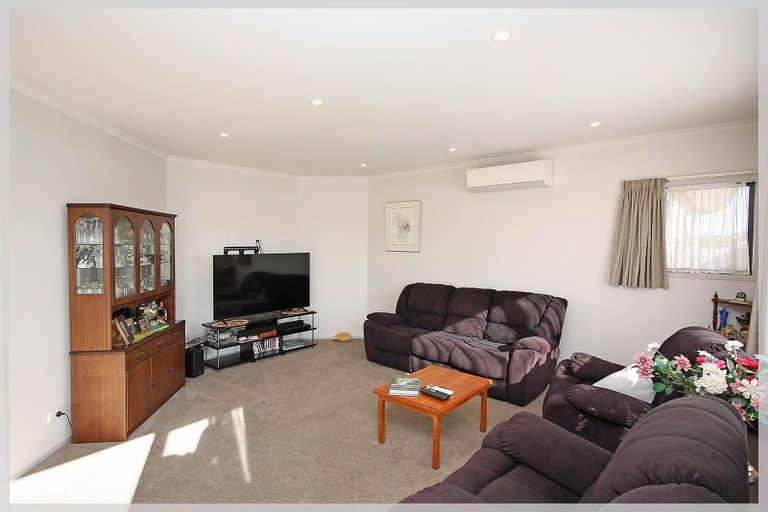 Photo of property in 25 Story Street, Foxton Beach, Foxton, 4815