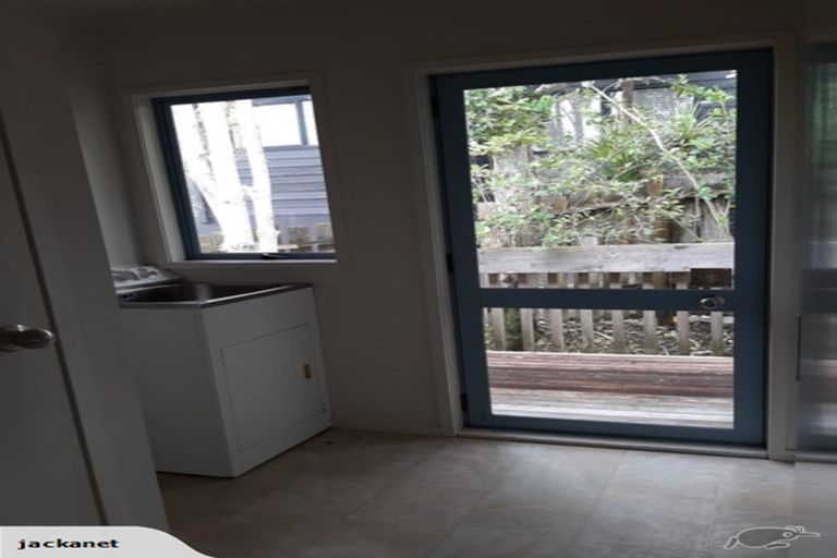 Photo of property in 43a Fairmount Road, Titirangi, Auckland, 0604