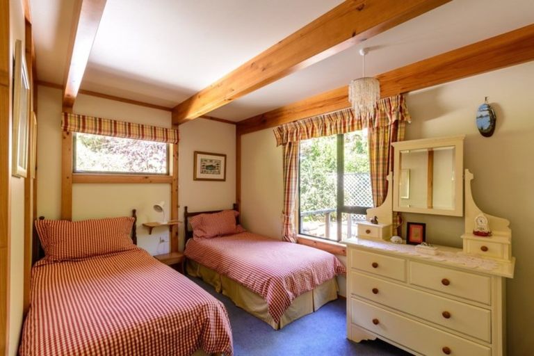 Photo of property in 11 Amelia Crescent, Waikawa, Picton, 7220
