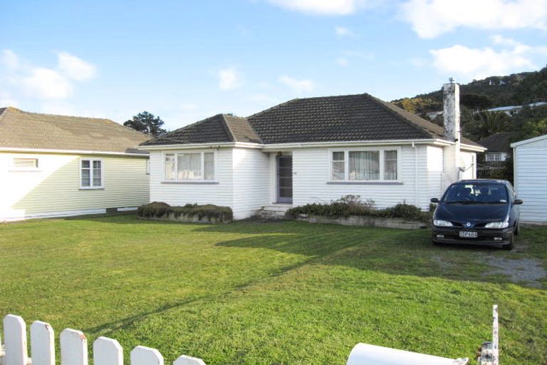 Photo of property in 40 Main Road, Wainuiomata, Lower Hutt, 5014