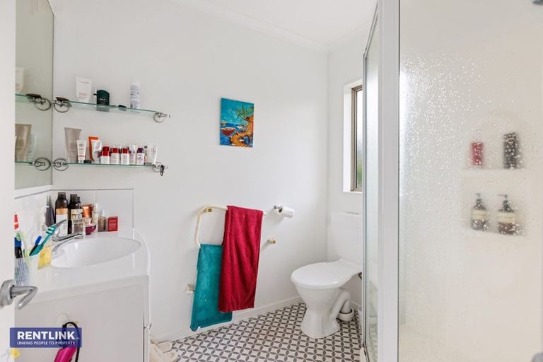 Photo of property in 18 Lysaght Place, Welcome Bay, Tauranga, 3112