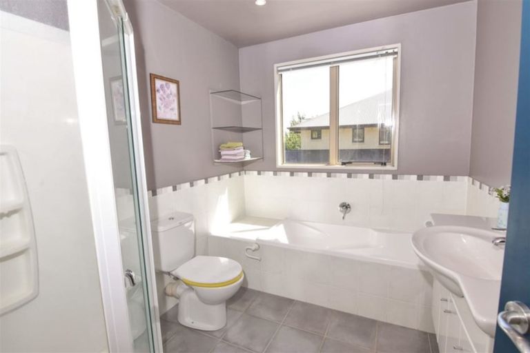 Photo of property in 6 Hogarth Lane, Burnside, Christchurch, 8053