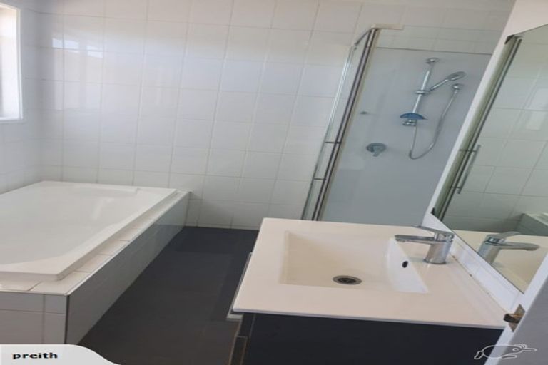 Photo of property in 7 Gambare Place, Wattle Downs, Auckland, 2103