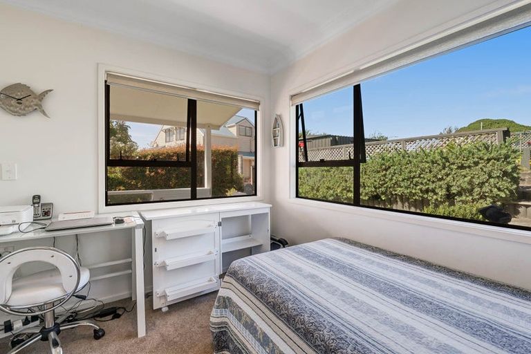 Photo of property in 19 Kahurangi Place, Snells Beach, 0920