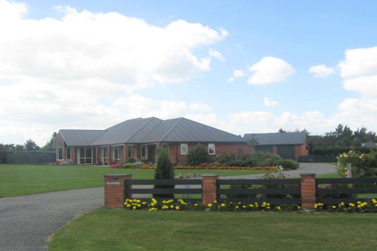 Photo of property in 16 Churchlea Place, Darfield, 7510
