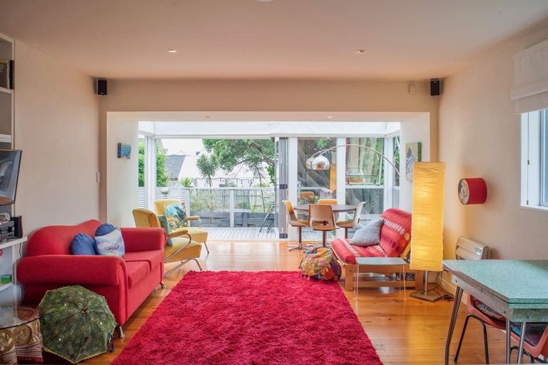 Photo of property in 19f3 Burnham Street, Seatoun, Wellington, 6022