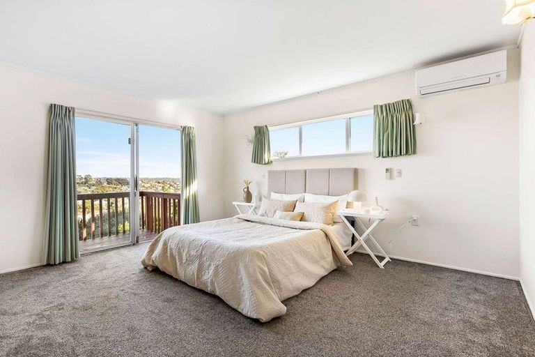 Photo of property in 36 Sunset Road, Unsworth Heights, Auckland, 0632