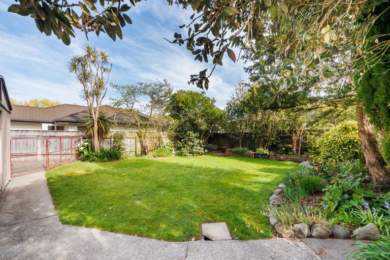 Photo of property in 56 Karina Terrace, Roslyn, Palmerston North, 4414