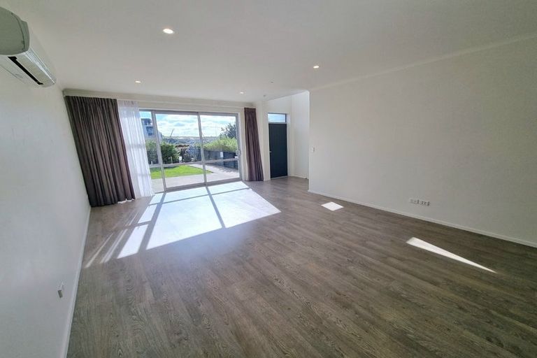 Photo of property in 61 Caldera Drive, Long Bay, Auckland, 0630