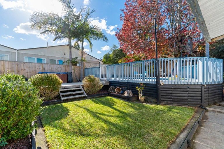 Photo of property in 11 Arosa Place, Forrest Hill, Auckland, 0620