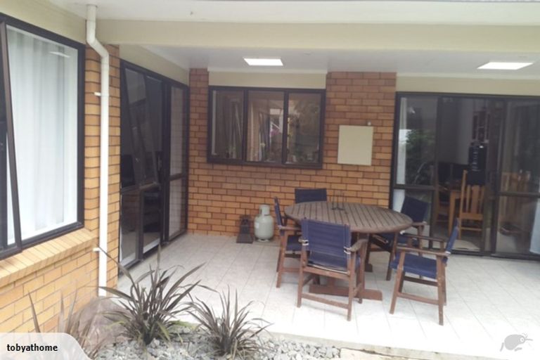 Photo of property in 1 Kotuku Place, Taradale, Napier, 4112