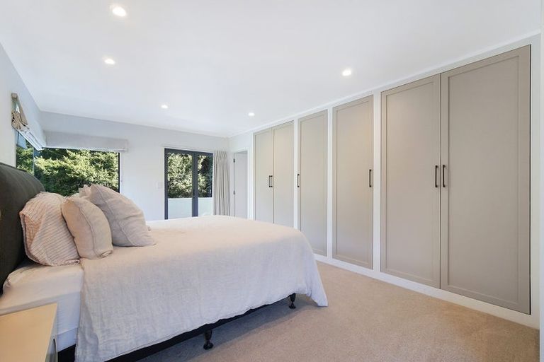 Photo of property in 2/15 Wernham Place, Northcote, Auckland, 0626